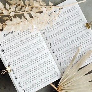 Foglio di pratica calligrafia corsivo per amanti della penna a punta, pratica di tracciamento dell'alfabeto corsivo per principianti, kit di fogli di lavoro con caratteri corsivi a casa