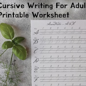 Puede incluir: Una hoja de trabajo de escritura cursiva para adultos, con las letras A a F y líneas de práctica. La hoja de trabajo se titula "Asund Water - A to H".