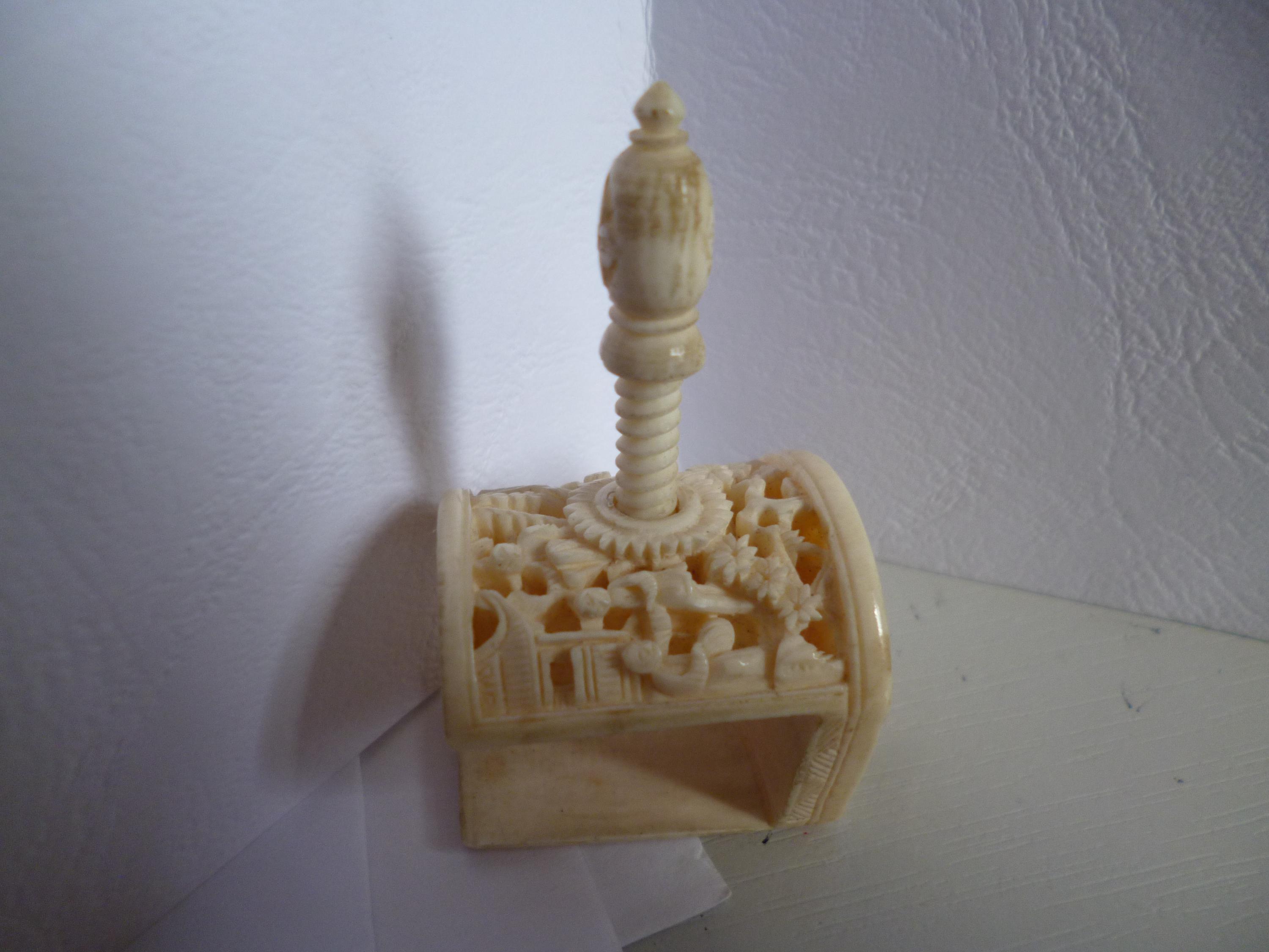 Chinese Pincushion bone clamp  5 cm by 3 cm[Reasonable offers accepted]