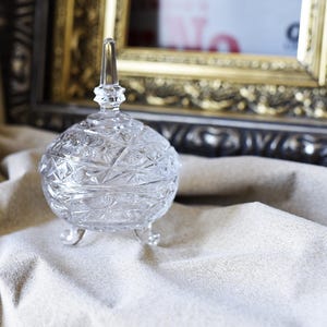 Boîte à bonbons artistique en verre et cristal des années 50