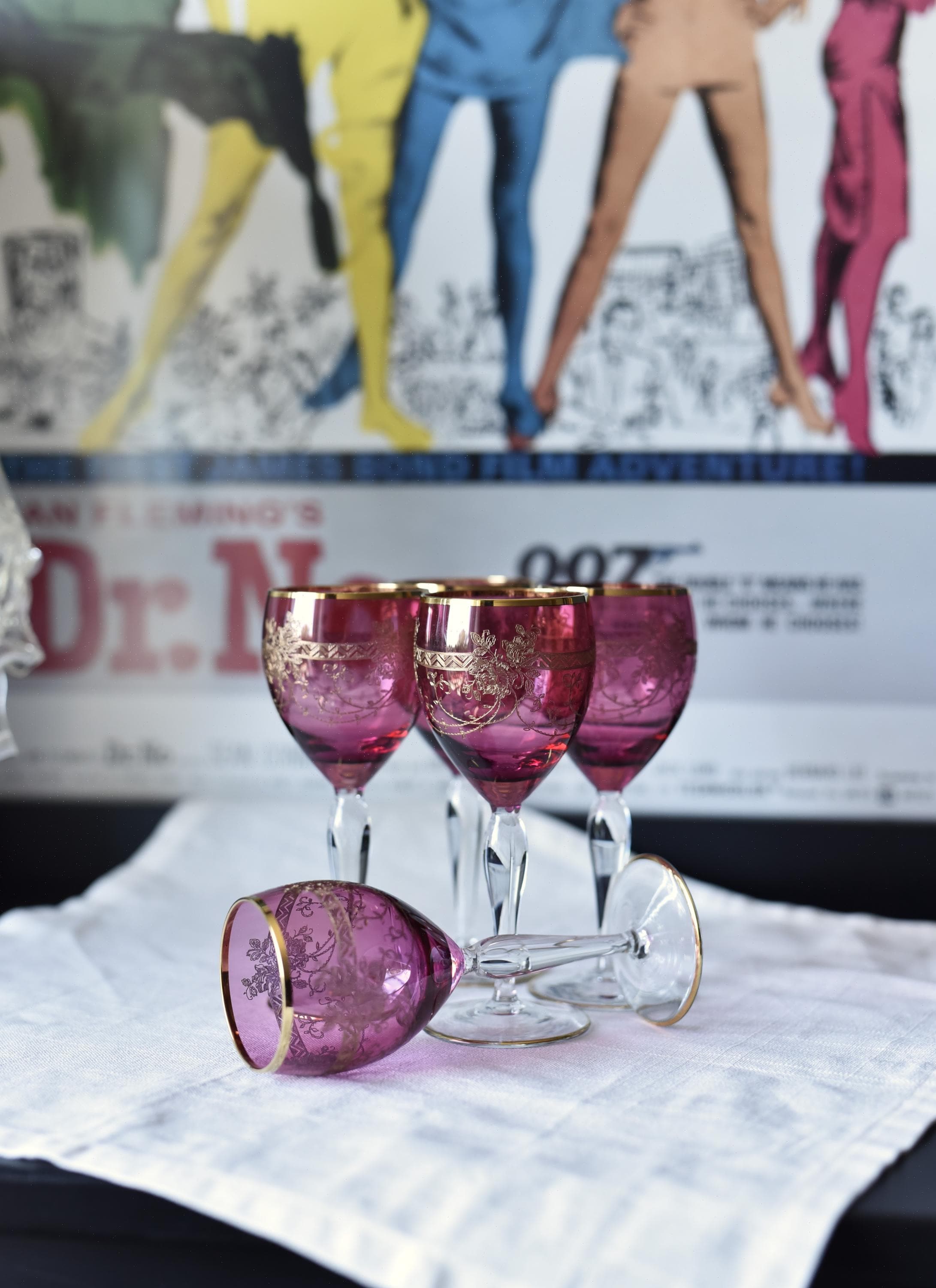 ゴールド装飾の紫ガラス製ワイングラス5個セット 1970年代ヴィンテージ