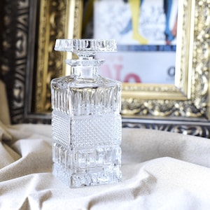 Luxuriöse Kristallglas Karaffe mit Diamant Motiv 1970er Jahre