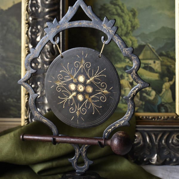 Vintage Decorative Gong, 1960s – Hand-engraved Frame with Gold Motif, Original Wooden Mallet