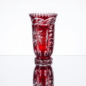 Jarrón Boho Ruby de cristal de plomo con diseño de molinillo y estrella, cristal tallado a mano estilo vintage de los años 50.