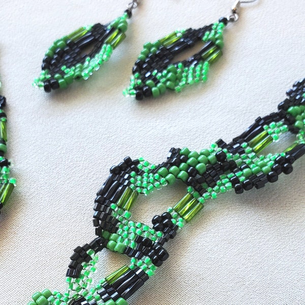 Perle de forme libre noire et verte; 3pc Ensemble de collier, boucles d’oreilles et bracelet