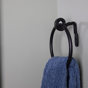 Amish-Made Wrought Iron Towel Ring – Rustic Farmhouse Bathroom Decor
