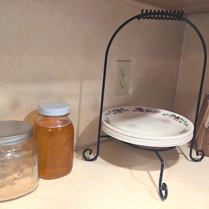 Amish smeedijzeren bordenstapelaar, rustieke keukenopslag