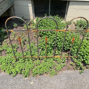 Rusty Wrought Iron Fence Section - Cast Iron - Finial - Garden border - Amish made