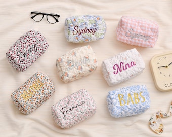 Personalized Embroidered Makeup Bag -Custom Name Makeup Bag for Women - Bag with Floral Design - Gift for Mom - Bridal Party Bridesmaid Gift