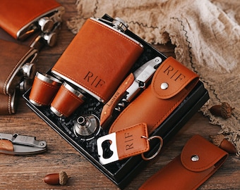 Personalized flask and corkscrew set. Suitable gifts for Father's Day, Groomsman, and anniversaries