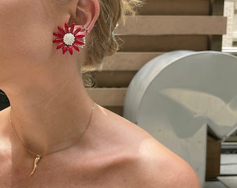 1960s ENAMEL DAISY EARRINGS - vintage flower earrings