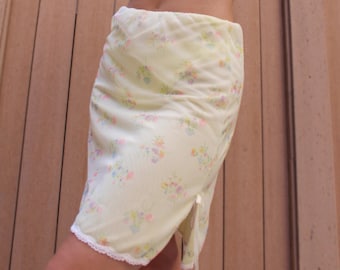 Vintage Romantischer Floraler Slip Rock