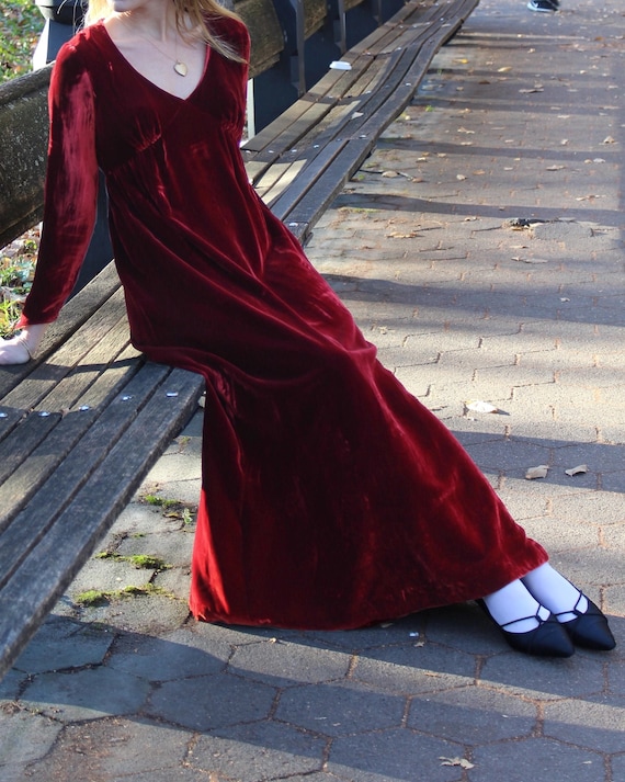 Vintage 1930s Long Sleeve Red Velvet Dress | vinta