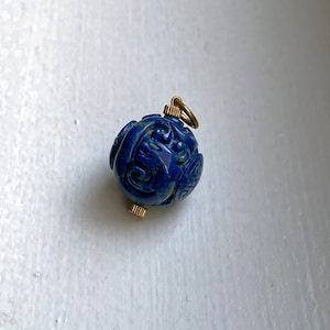 Art Deco Chinese Carved Sodalite Pendant Art Deco Chinese jewelry antique Chinese hand-carved pendant sodalite Chinese Shou jewelry image 3