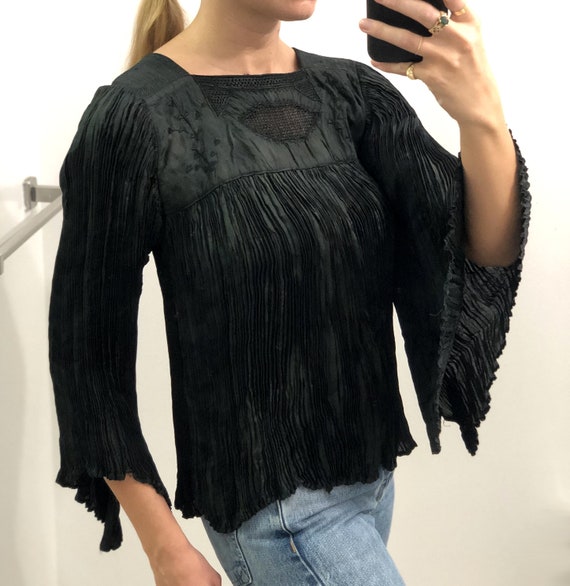 Vintage plissé Embroidered Peasant Top — rare anti
