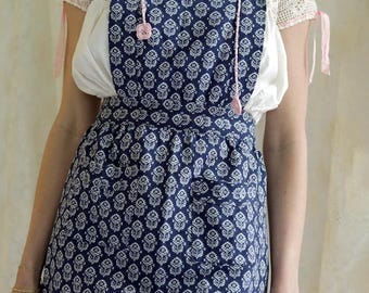 1960年代のパッチワークプリントのエプロンドレス（デザインハウス製