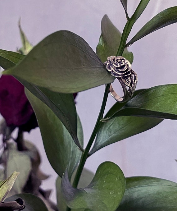 VINTAGE STERLING SILVER Rose Ring - vintage ring … - image 4