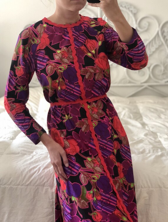 1960s PSYCHEDELIC PRINT Long-Sleeve Dress — vintag