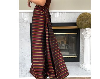 Designer Vintage Gestreifter Ballrock mit geschäftigem Rücken