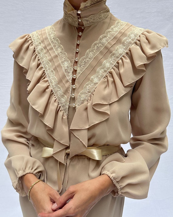 Vintage Victorian-Style Blouse with Underslip (si… - image 5