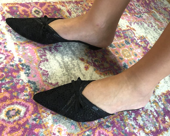 VINTAGE PEGGY DAVEN Eyelet Slides — Vintage croche