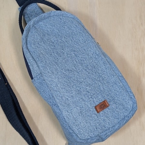 BOLSO BANDOLERA DENIM, bolso bandolera, reciclado, hecho a mano, fabricado en Oregón