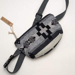 Handmade Fanny pack, Wool and Waxed canvas fanny pack waist bag, crossbody bag, bumbag, summer bag, Oregon