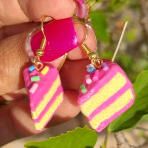 Handmade Polymer Clay Birthday Cake Slice Earrings Pink Frosting Dessert Earrings with Sprinkles Cute Food Jewelry Party Gift for Her