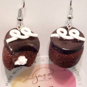 Hostess Cupcake Earrings Handmade Dessert Jewelry 90s Y2K Snack Cake Earrings Polymer Clay  Miniature Cupcake Jewelry Chocolate Cupcake