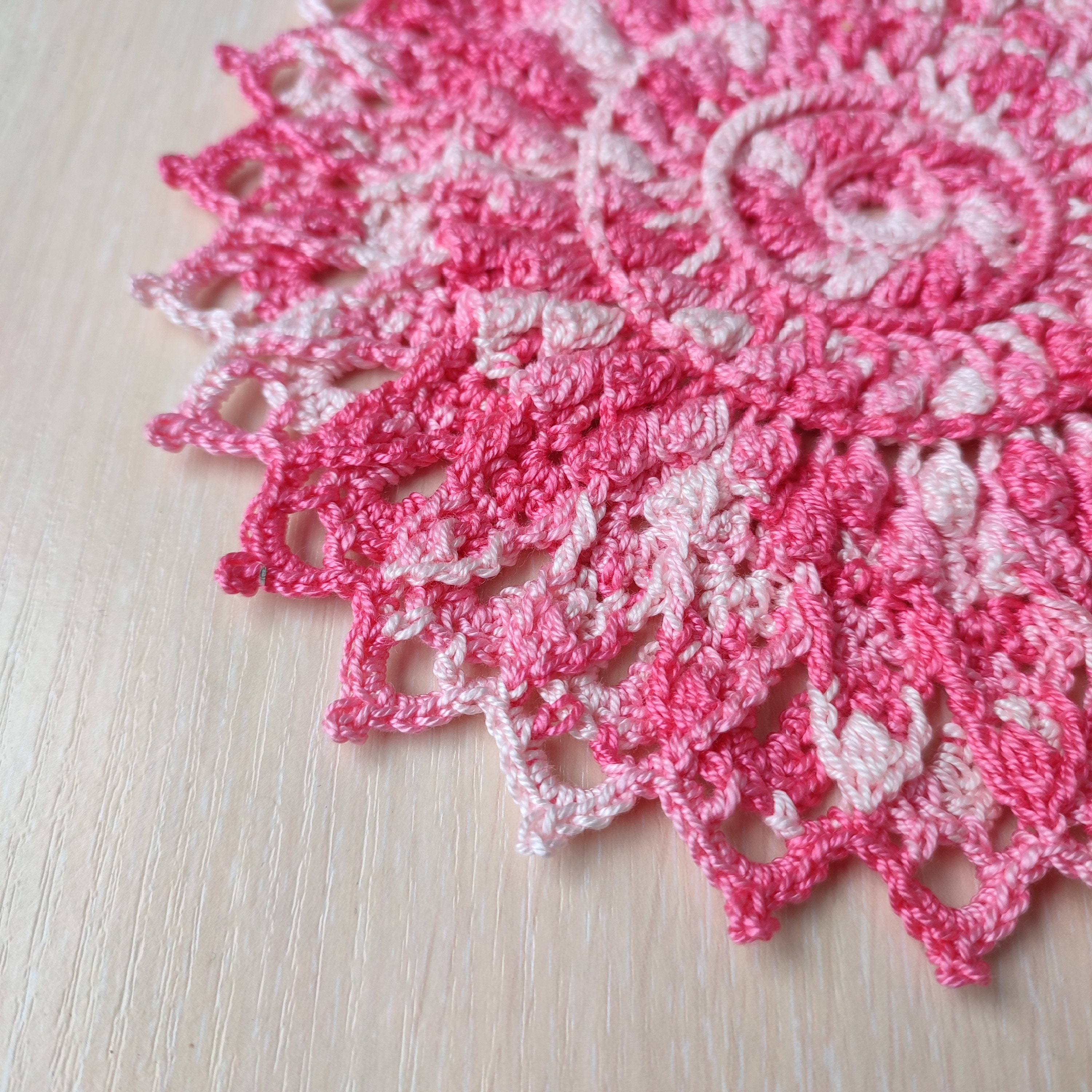 8インチのテクスチャードレースのドイリー 新築祝いのギフトアイデア