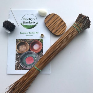DIY-kit med spiralformade tallnålskorg: Nybörjarpyssel med exotiskt trä bild 3