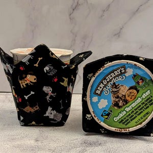 Quilted Fabric Pint Cozy: Handmade Ice Cream Cover - Dogs on Black