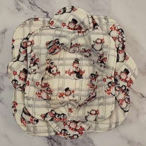 Winter Penguin Bowl Cozy: Microwave Safe Cotton Kitchen Accessory