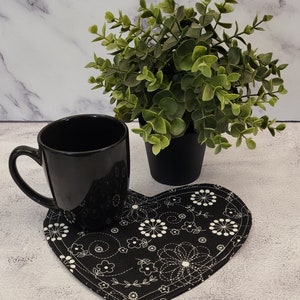 Mug Rug Heart Design, Coffee & Tea Snack Mat, 8x9 In, Lovely Handmade Gift
