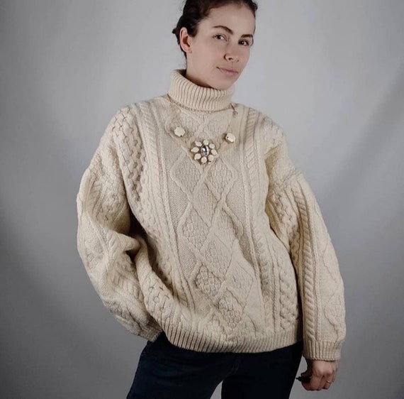 Chunky oversized sweater in ivory/hand knitted swe
