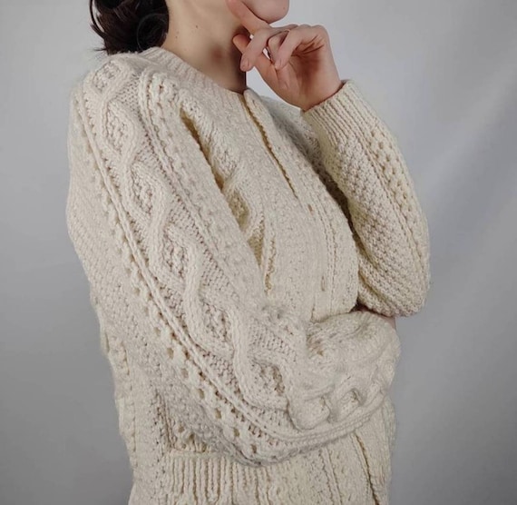 Hand knitted buttons cardigan aran knit/vintage so