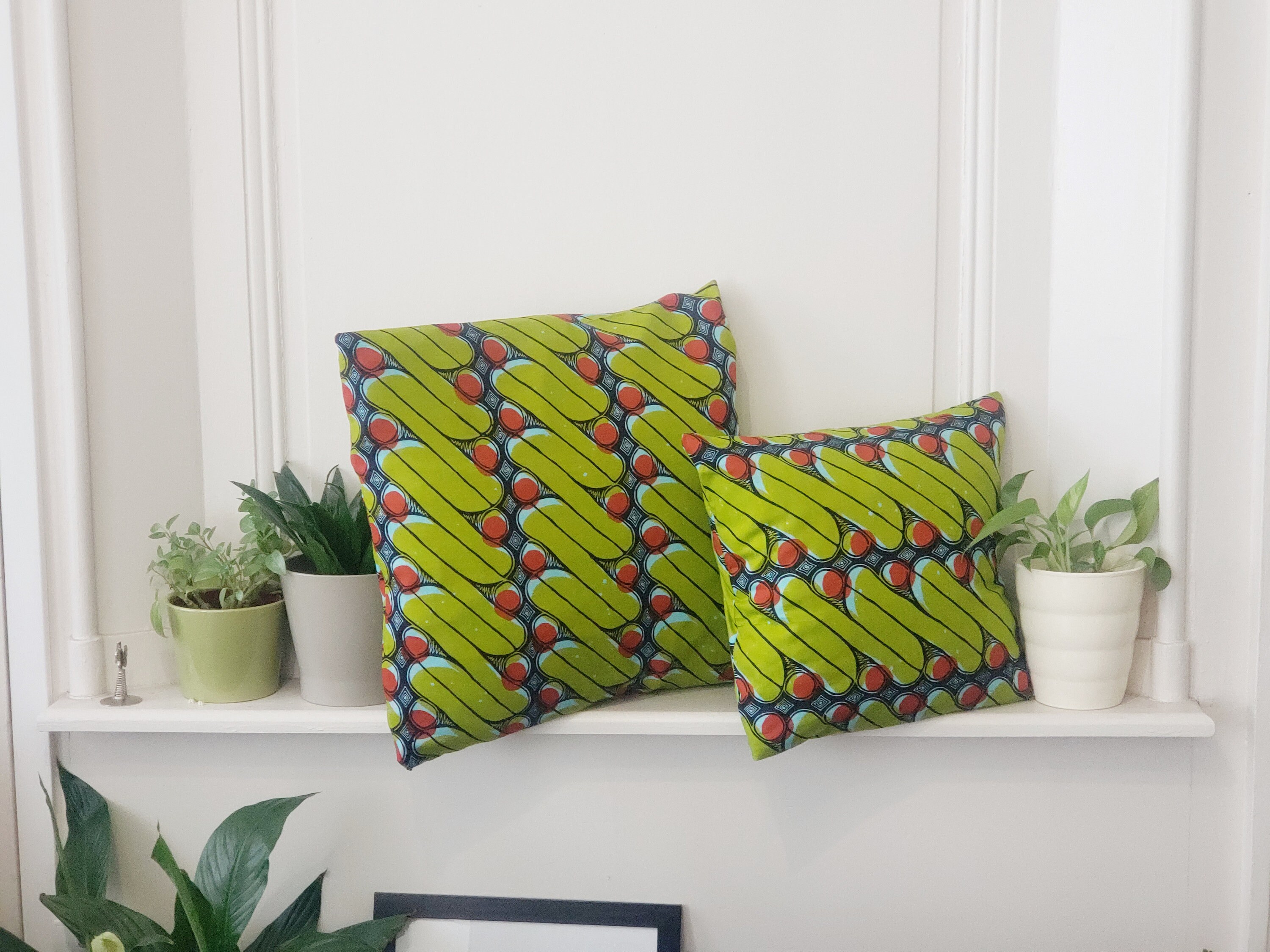 Housse de Coussin Décoratif Motif Wax Africain Vert Rouge et Bleu