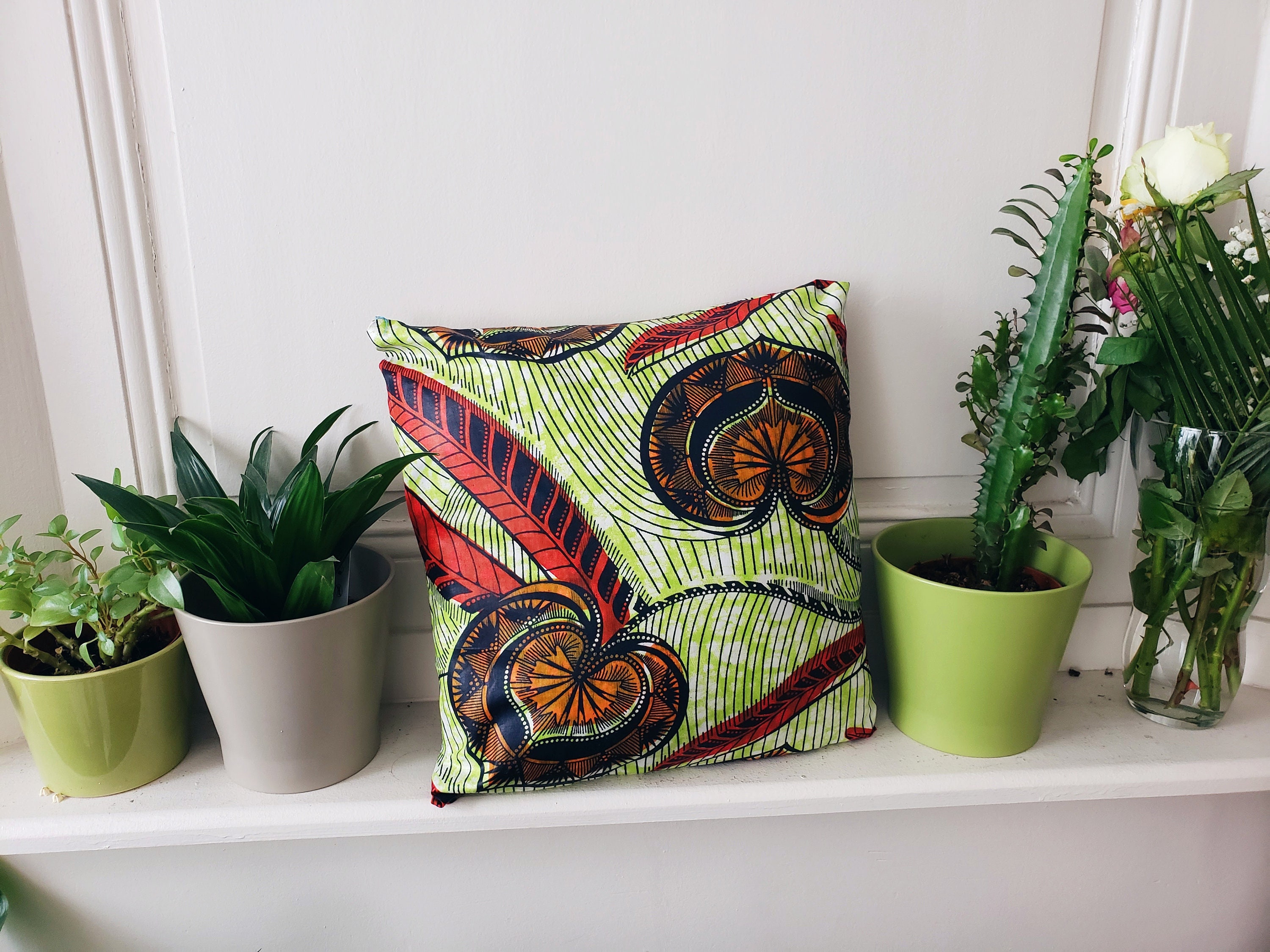 Housse de Coussin Décoratif Motif Wax Africain Fleuri