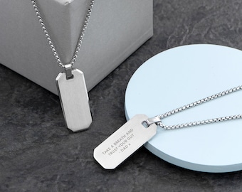Collar con placa de identificación de plata personalizada para hombre
