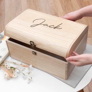 Cofre de recuerdo con nombre grabado personalizado