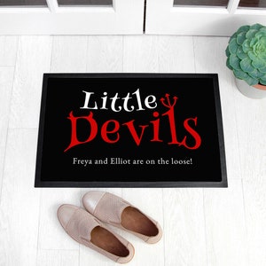 Spersonalizowana mata drzwiowa do domu z motywem Halloween Little Devils