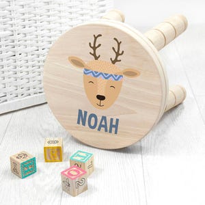 Taburete de madera con ciervo personalizado, decoración para habitación infantil