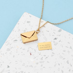 Collar con sobre con mensaje secreto personalizado