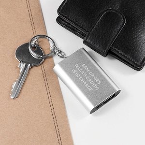 Gepersonaliseerde miniatuur powerbank-sleutelhanger