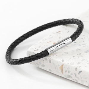 Gepersonaliseerde leren Infinity Capsule-armband voor heren