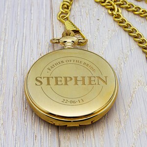 Reloj de bolsillo personalizado con emblema de padrino de boda dorado
