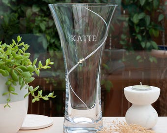 クリスタル付き、パーソナライズされた円錐形のハート型花瓶 - Etsy 日本