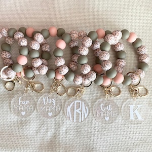 Silicone Beaded Keychain Bracelet Key Holder Wristlet Cute Accessory Pink Cheetah Print Design Stylish Bangle Wrist Organizer Teen Gift Idea