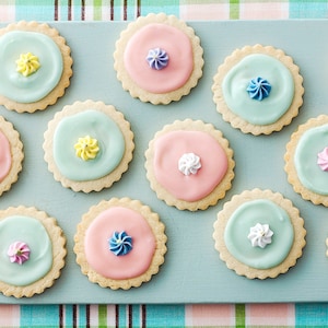 Iced Cookies Fragrance Oil for Candles, Soap, Incense, Lotion, Diffusers, Slime, Scrubs, Perfumes, Body Butters, and more