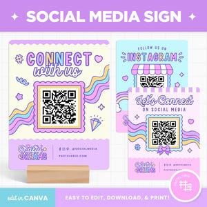 Könnte beinhalten: Ein pastellfarbenes Social-Media-Schild mit dem Text "Connect with us" und einem QR-Code. Das Schild enthält auch den Text "Crafty Dreams" und Social-Media-Symbole. Das Schild wird auf einem Holzblock angezeigt.